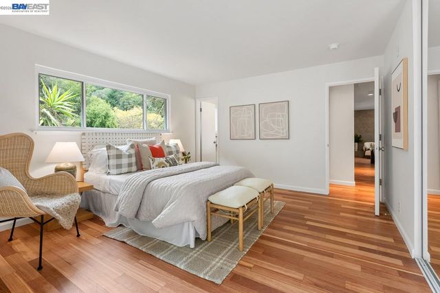 6625 Thornhill Dr, Oakland, CA 94611