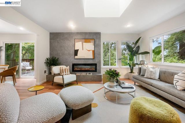 6625 Thornhill Dr, Oakland, CA 94611