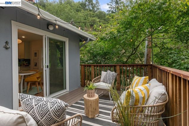 6625 Thornhill Dr, Oakland, CA 94611