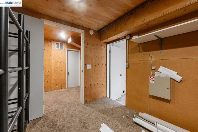 6625 Thornhill Dr, Oakland, CA 94611