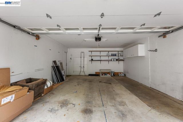 6625 Thornhill Dr, Oakland, CA 94611