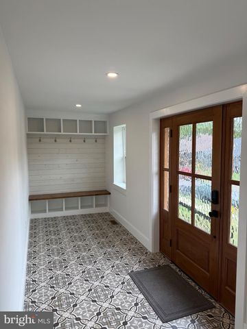 12 PAGE AVE, Barrington, NJ 08007