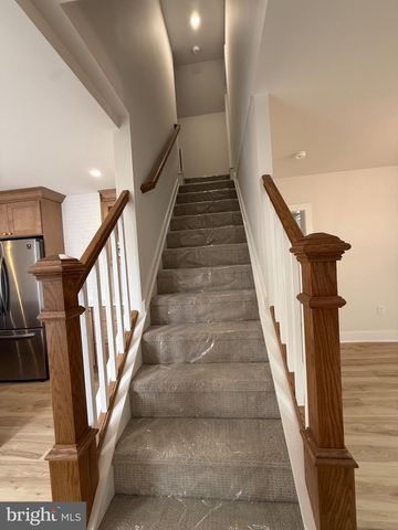 12 PAGE AVE, Barrington, NJ 08007