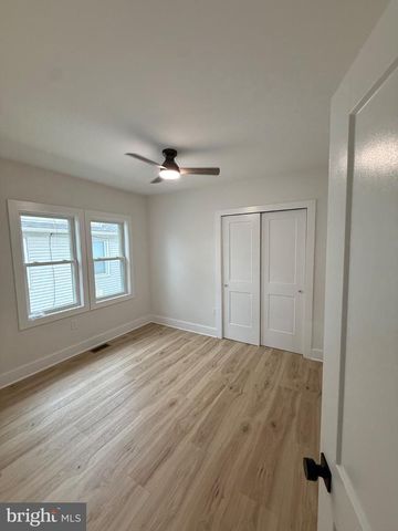 12 PAGE AVE, Barrington, NJ 08007