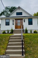 12 PAGE AVE, Barrington, NJ 08007