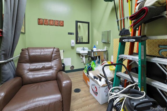 3565 Fairlane Drive, Allen Park, MI 48101