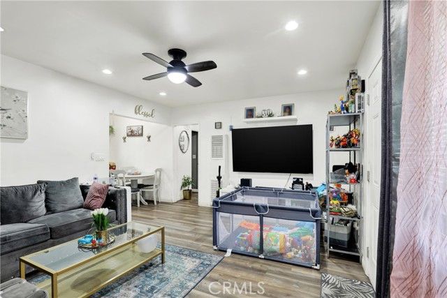 291 W Artesia Street, Pomona, CA 91768