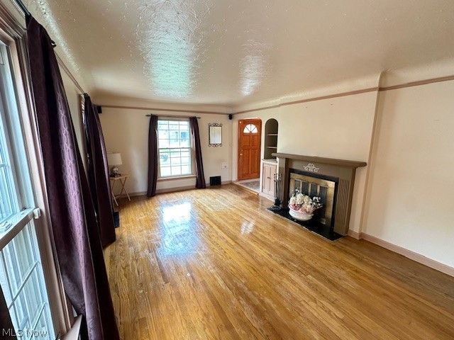 16613 Laverne Avenue, Cleveland, OH 44135