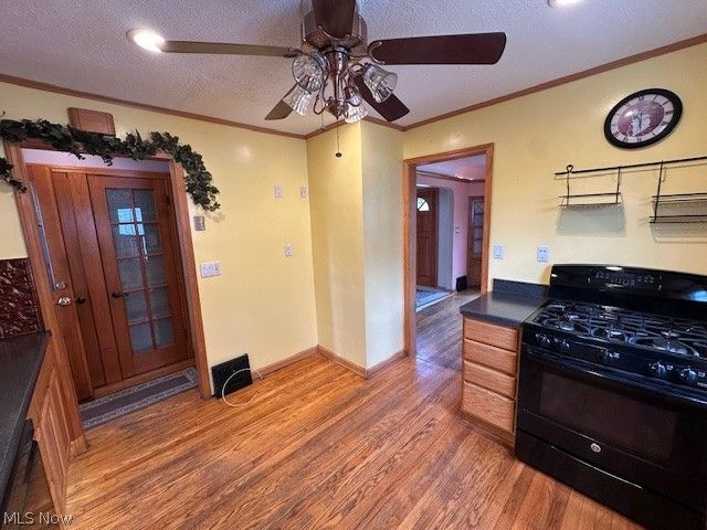 16613 Laverne Avenue, Cleveland, OH 44135