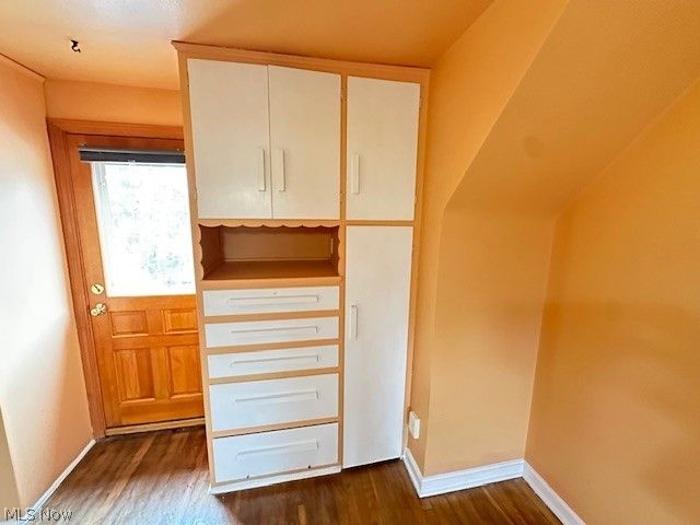 16613 Laverne Avenue, Cleveland, OH 44135