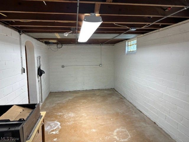 16613 Laverne Avenue, Cleveland, OH 44135