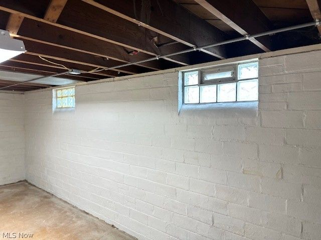 16613 Laverne Avenue, Cleveland, OH 44135