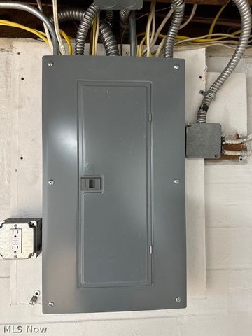 16613 Laverne Avenue, Cleveland, OH 44135