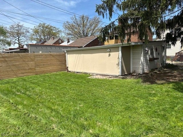 16613 Laverne Avenue, Cleveland, OH 44135