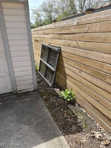 16613 Laverne Avenue, Cleveland, OH 44135