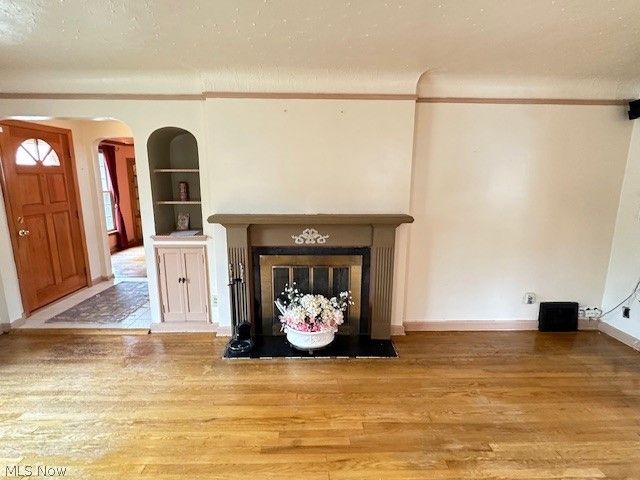 16613 Laverne Avenue, Cleveland, OH 44135