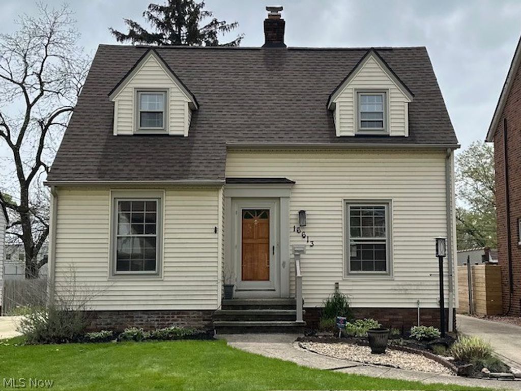 16613 Laverne Avenue, Cleveland, OH 44135
