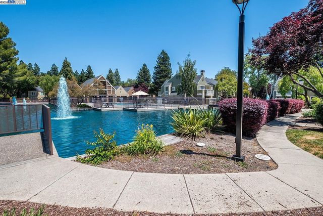 150 Reflections Dr 14, San Ramon, CA 94583