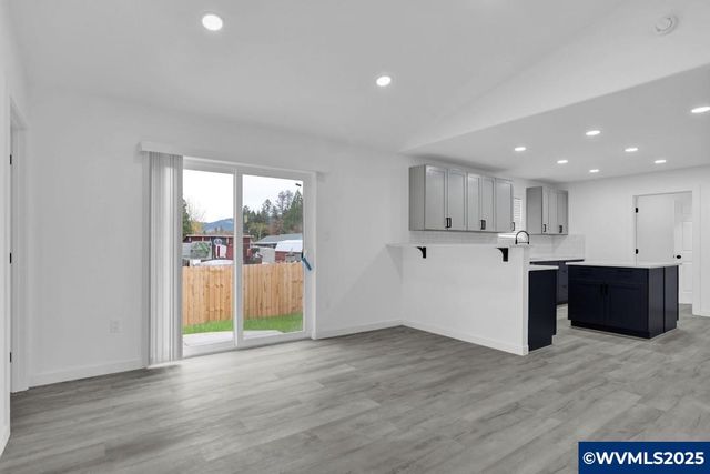 1088 38th Av, Sweet Home, OR 97386