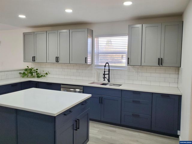 1088 38th Av, Sweet Home, OR 97386