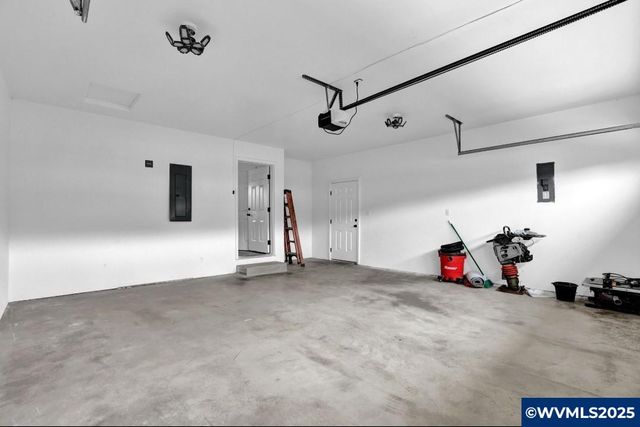 1088 38th Av, Sweet Home, OR 97386