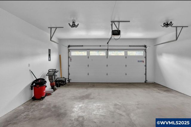 1088 38th Av, Sweet Home, OR 97386