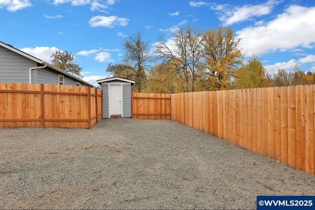 1088 38th Av, Sweet Home, OR 97386