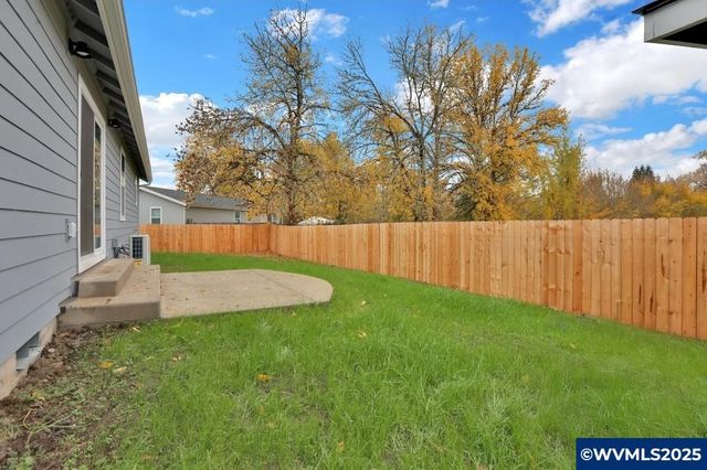 1088 38th Av, Sweet Home, OR 97386