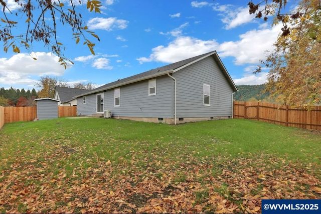 1088 38th Av, Sweet Home, OR 97386