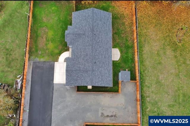 1088 38th Av, Sweet Home, OR 97386