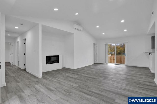 1088 38th Av, Sweet Home, OR 97386