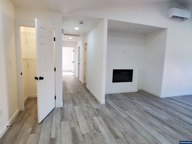 1088 38th Av, Sweet Home, OR 97386