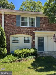 5915 PRINCE GEORGE DR #323, Springfield, VA 22152