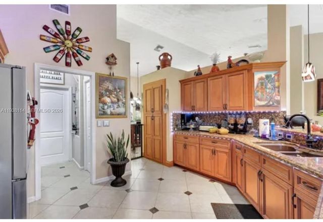 3228 SE Pinto St, Port St. Lucie, FL 34984