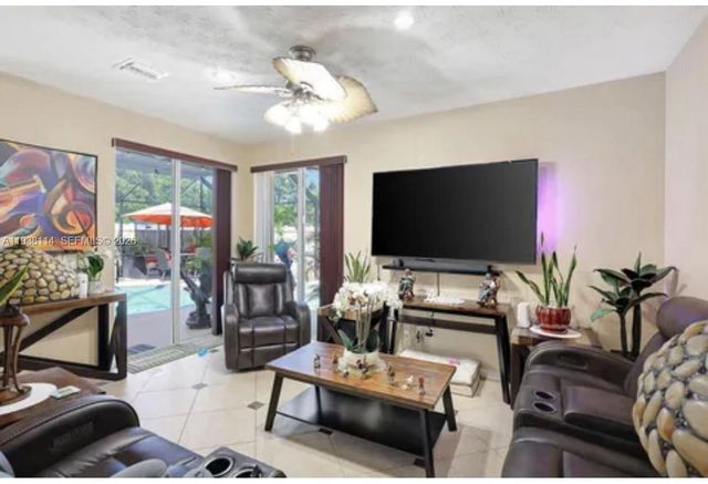 3228 SE Pinto St, Port St. Lucie, FL 34984