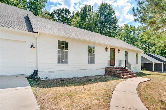 1819 E Viewpoint Drive, Fayetteville, AR 72701