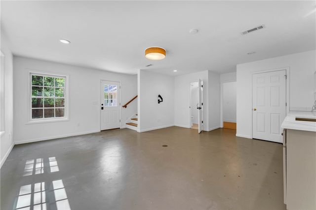 1819 E Viewpoint Drive, Fayetteville, AR 72701