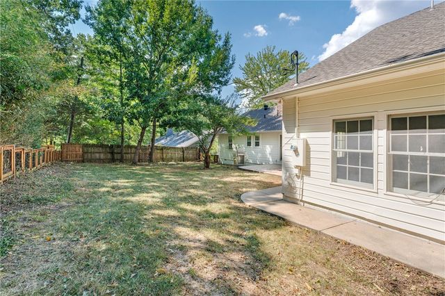 1819 E Viewpoint Drive, Fayetteville, AR 72701