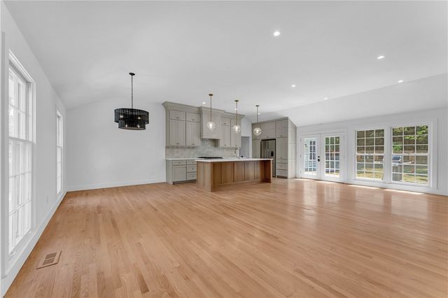 1819 E Viewpoint Drive, Fayetteville, AR 72701