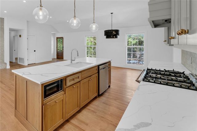 1819 E Viewpoint Drive, Fayetteville, AR 72701