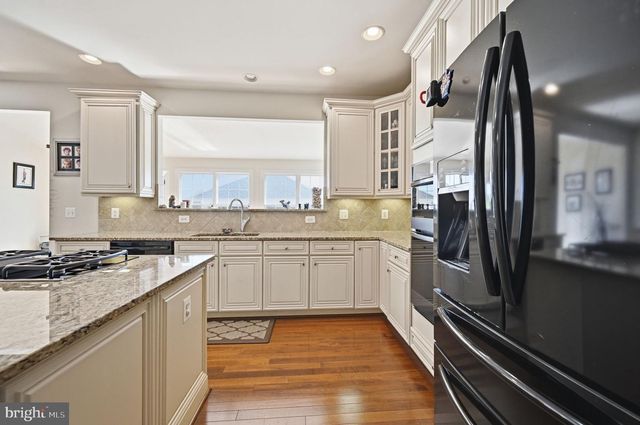 23222 HEMMINGFORD CIR, Sterling, VA 20166
