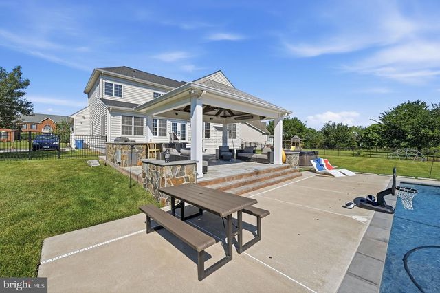 23222 HEMMINGFORD CIR, Sterling, VA 20166