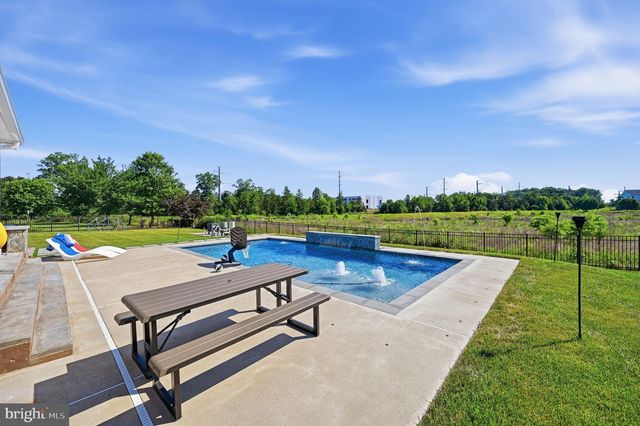 23222 HEMMINGFORD CIR, Sterling, VA 20166