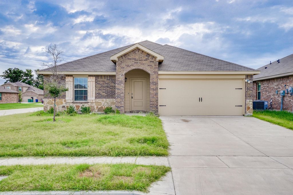 112 Unbridled Trail, Caddo Mills, TX 75135