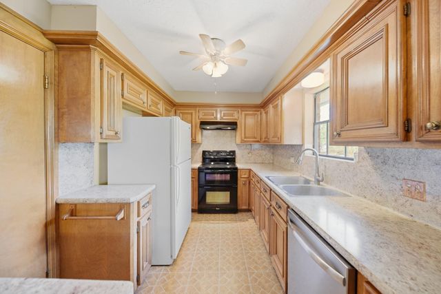 813 Gibbs Street, Navasota, TX 77868