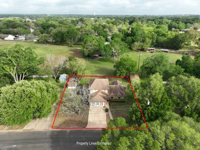 813 Gibbs Street, Navasota, TX 77868