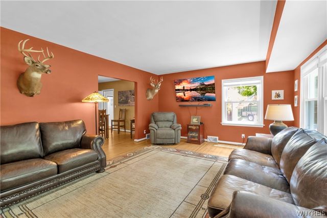 150 Girdle Road, Aurora, NY 14052