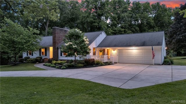 150 Girdle Road, Aurora, NY 14052