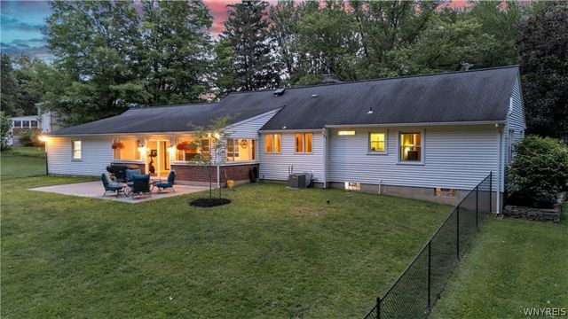 150 Girdle Road, Aurora, NY 14052