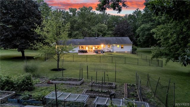 150 Girdle Road, Aurora, NY 14052